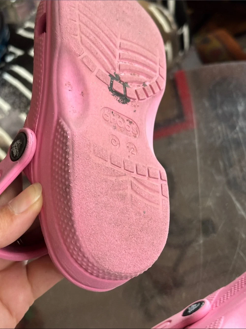 CROCS Kids Classic Clog in Bright Pink